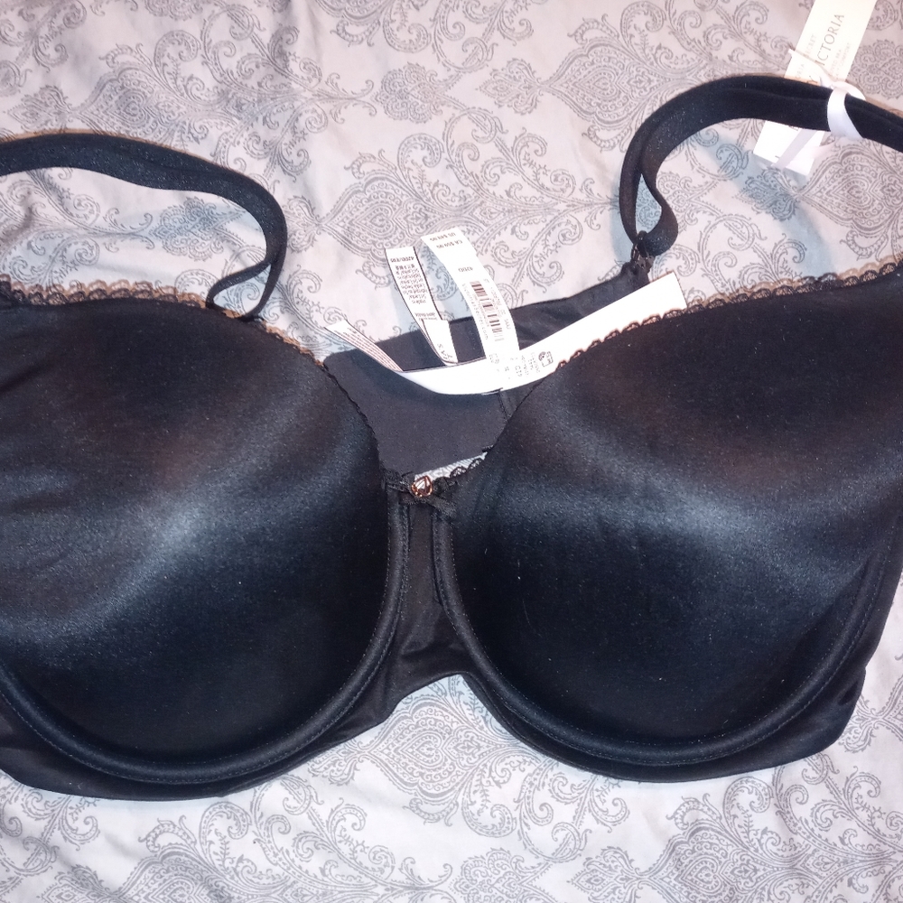 Victoria secret body by Victoria 42 DD